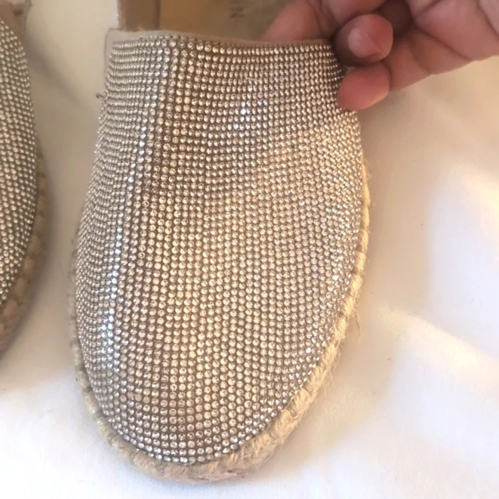 Anne Klein Women Flat Silver Slip-On Textile Elastic Glitter Size 8M